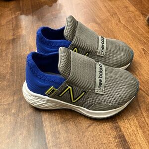 New Balance fresh foam toddler shoe size 5 blue and gray